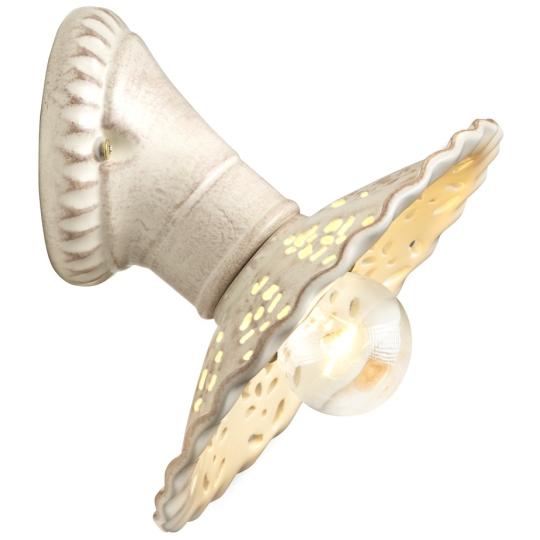 mediteransky nastenny lampa biely keramicky tienidlo rustikalny vintage klasicky romanticke osvetlenie dierkovany cipkovany prerezavany elegantny .jpg